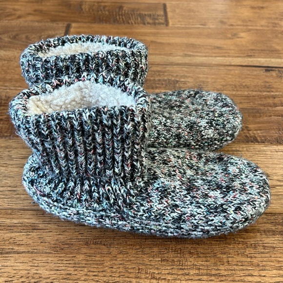 Bombas Gripper Slippers Booties Cozy Knit Multicolor Youth Shoe Size 1 - 5 - Picture 9 of 9